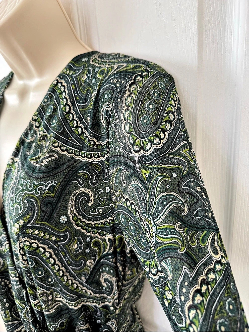 NC International Concepts Woman 1X Green Paisley Faux Wrap V-Neck Long Sleeve To - Picture 7 of 12